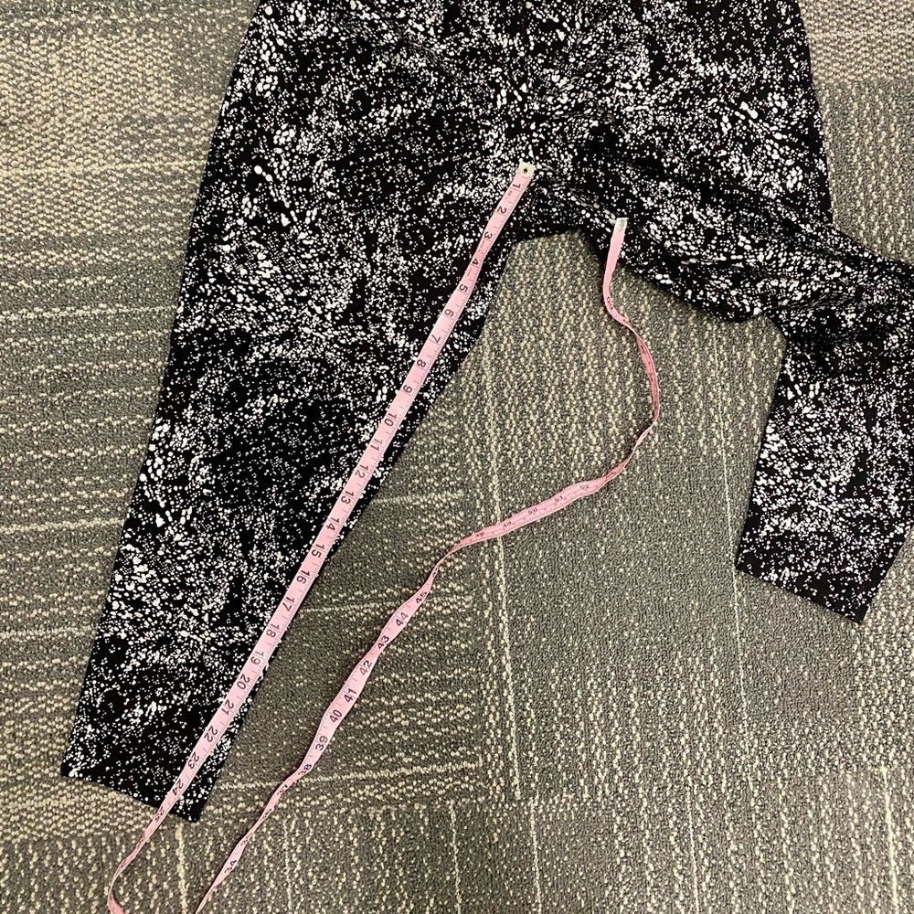Torrid Premium Legging - Metallic Splatter Black Size 3 - Picture 9 of 11